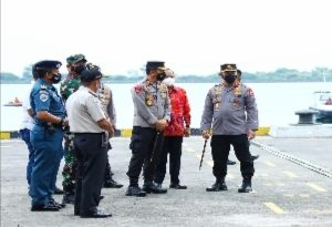 Tinjau Pelabuhan Benoa, Kapolri Pastikan Proses Prokes Bagi PPLN